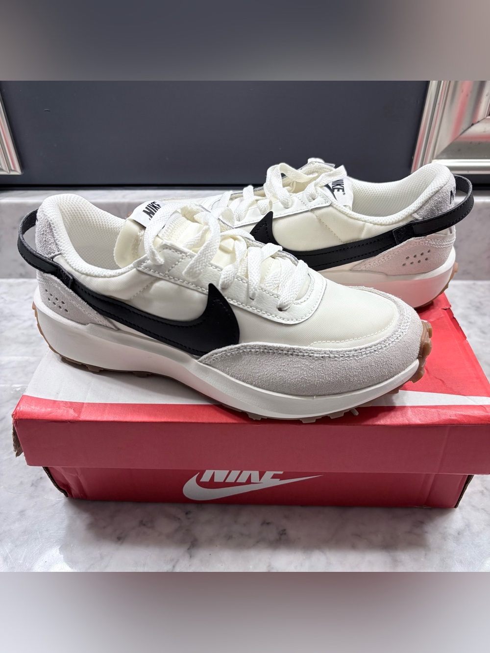 Nike Waffle Debut Women Shoe White Black Cream Athletic Running Casual Size 6